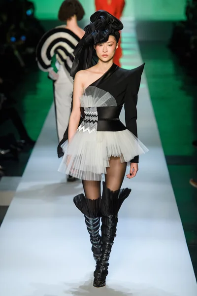 Look 19